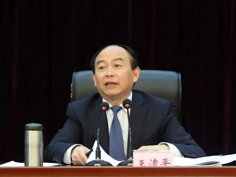 辦公室如“大學(xué)”，是培養(yǎng)干部的搖籃；